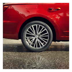 Pneu Firestone Roadhawk 2 - 215/40 R18 89Y - Été Pour Voiture Et SUV - Adhérence A Sur Sol Mouillé